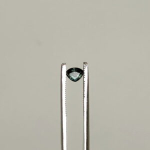 sapphire bluish green - μωβ πέτρα ζαφείρι